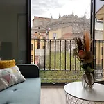 Estrada Suites